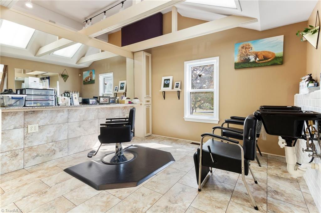 1911 Margaret Street Property Photo 14