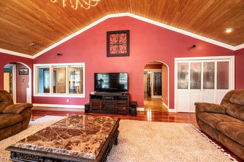10 Riverview Circle Property Photo 14