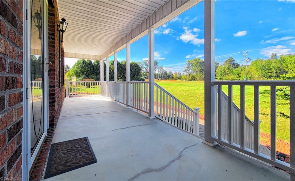 2301 Griffith Road Property Photo 3