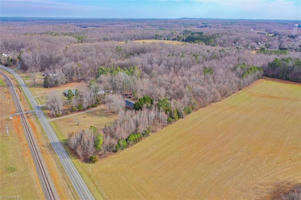 5484 Old 421 Road Property Photo 2