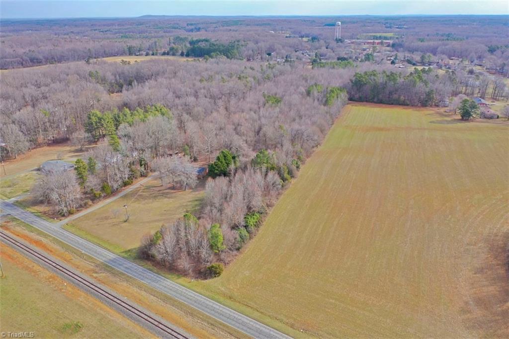 5484 Old 421 Road Property Photo 3