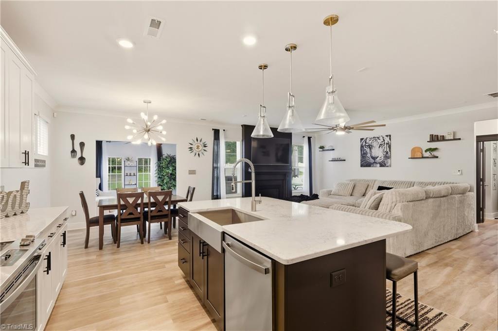 1405 Regal View Drive Property Photo 10