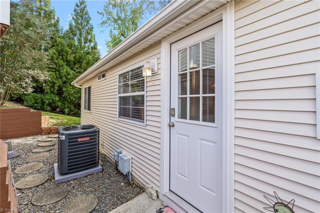 147 Badin Lake Circle Property Photo 3