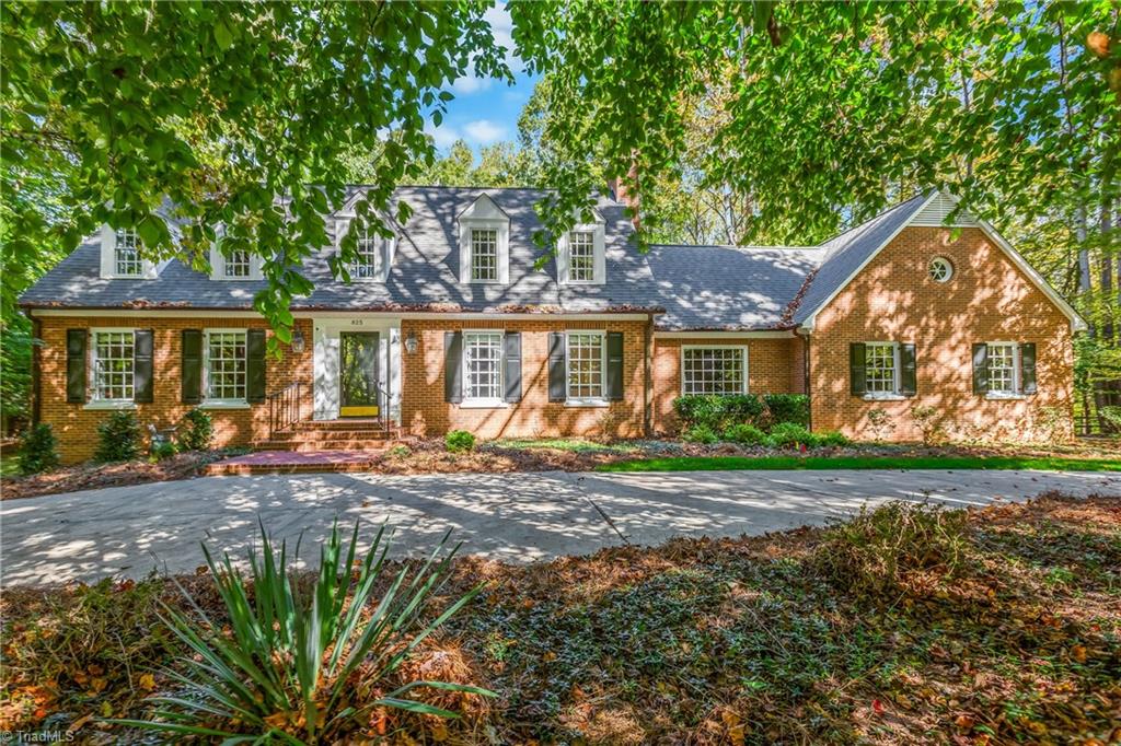 825 Buttonwood Drive Property Photo 1
