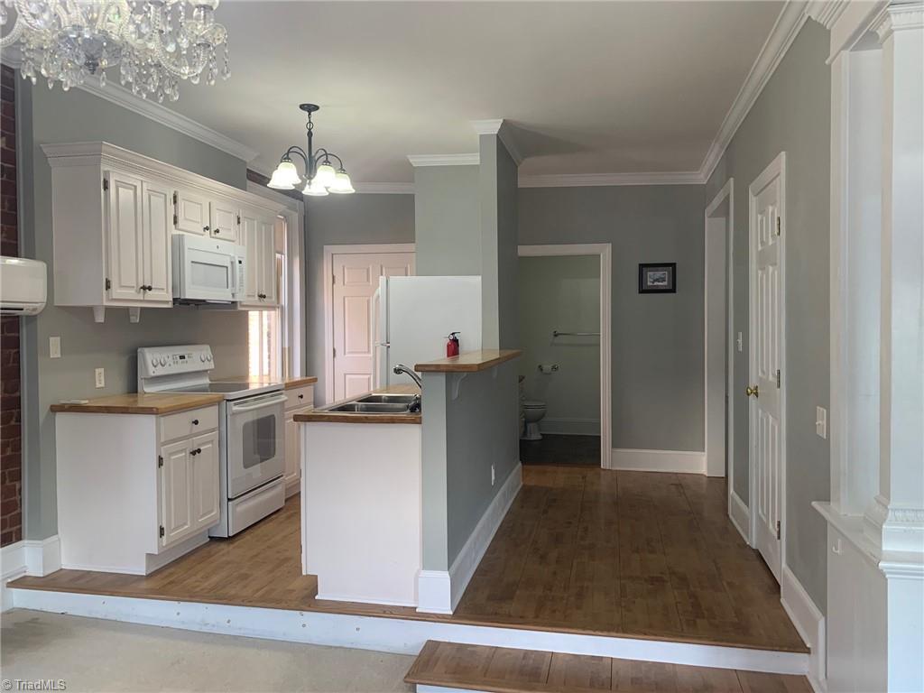 646 Washington Street Property Photo 4