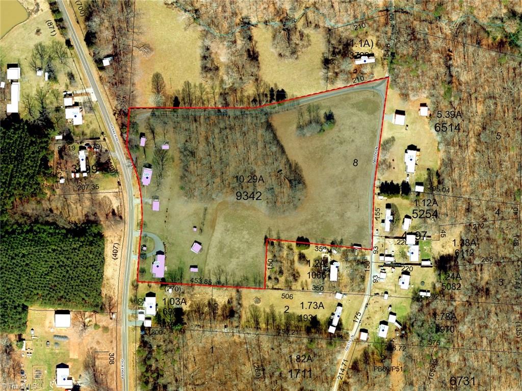 613 Barker Road Property Photo 6