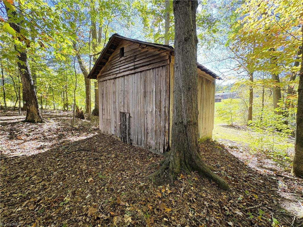 613 Barker Road Property Photo 15