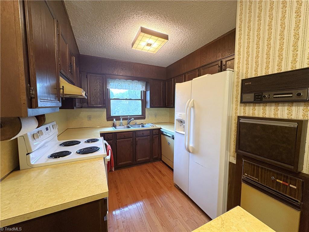 613 Barker Road Property Photo 25