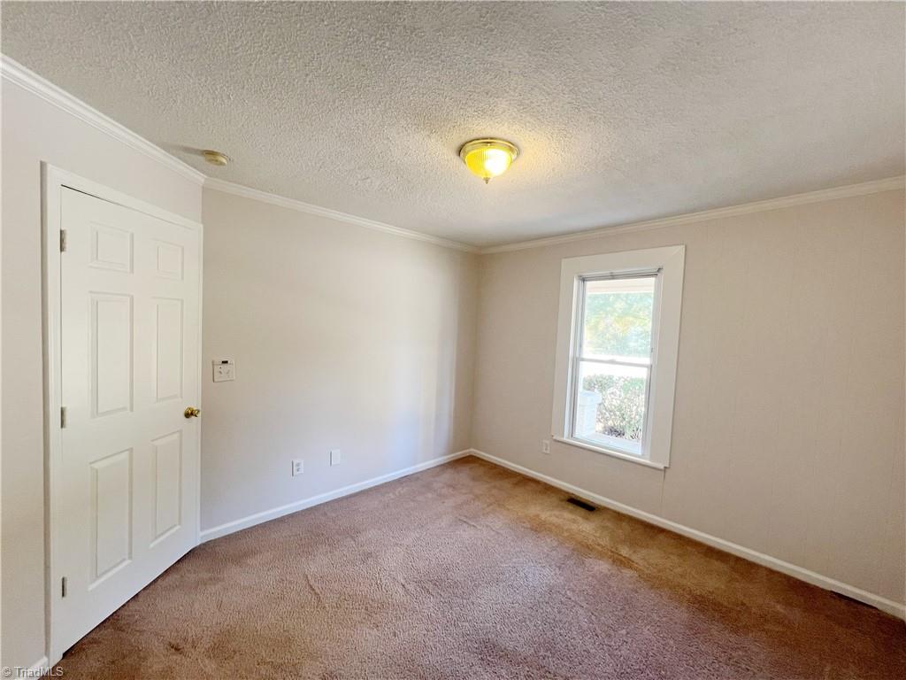 823 Silver Avenue Property Photo 5