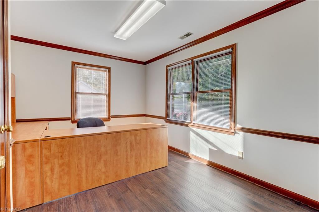 1311 Freeway Drive Property Photo 8