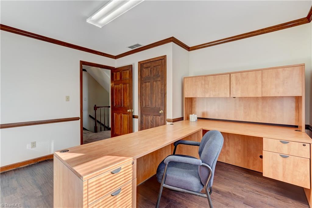 1311 Freeway Drive Property Photo 9