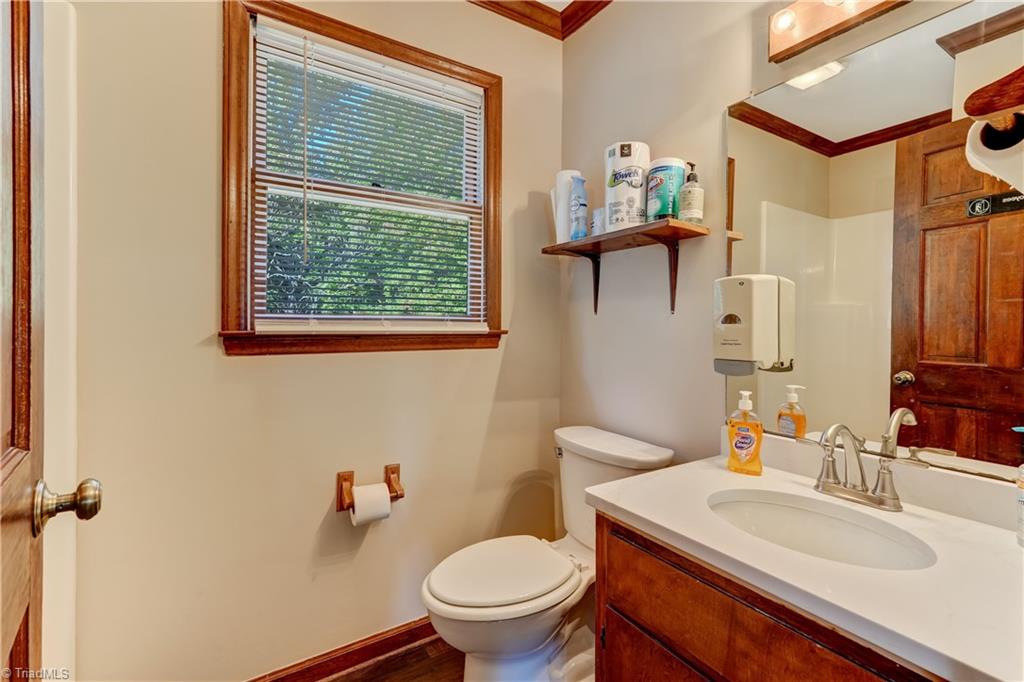 1311 Freeway Drive Property Photo 10