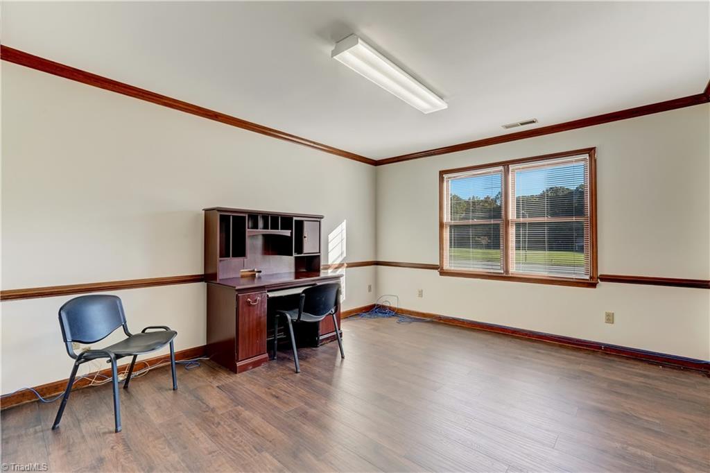 1311 Freeway Drive Property Photo 14