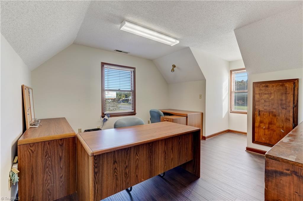 1311 Freeway Drive Property Photo 16