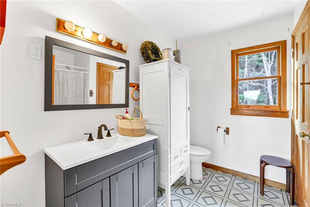 886 Jefferson Highway Property Photo 29