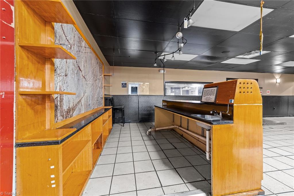 607 Main Street # 1 Property Photo 19