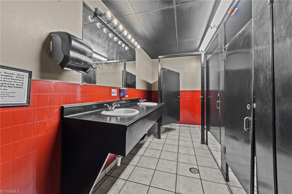 607 Main Street # 1 Property Photo 24