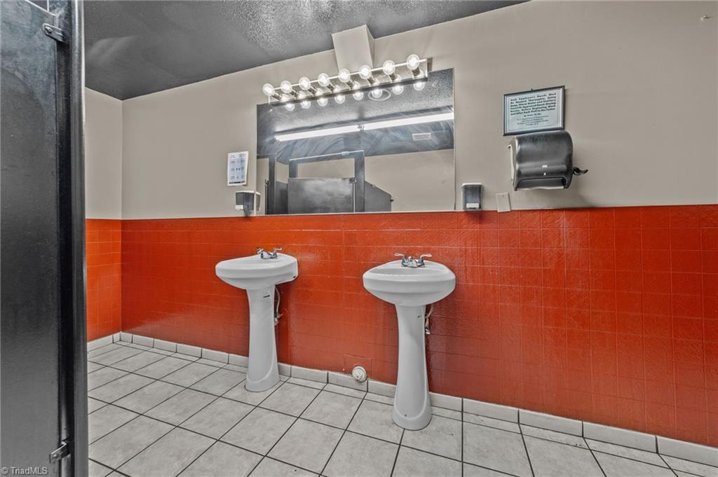 607 Main Street # 1 Property Photo 26