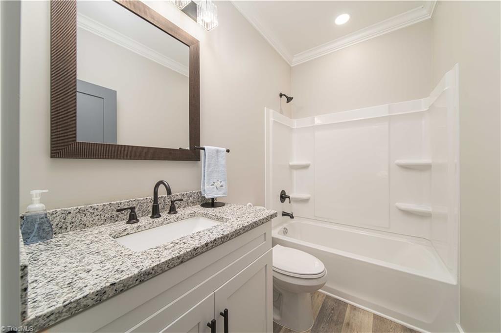 909 Franklin Street Property Photo 10