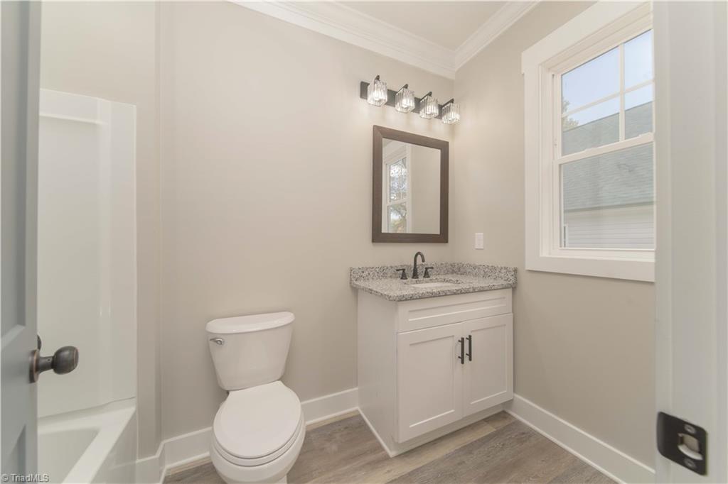 909 Franklin Street Property Photo 16