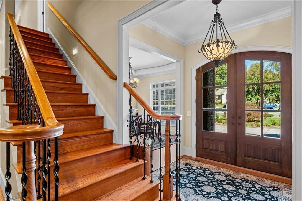 2304 Castleloch Court Property Photo 4