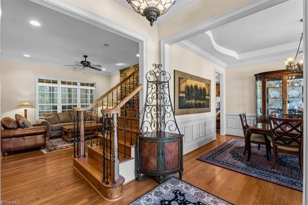 2304 Castleloch Court Property Photo 5