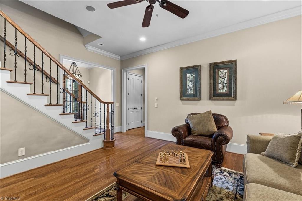 2304 Castleloch Court Property Photo 6