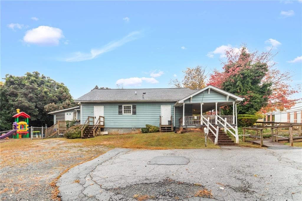 3842 Country Club Road Property Photo 4