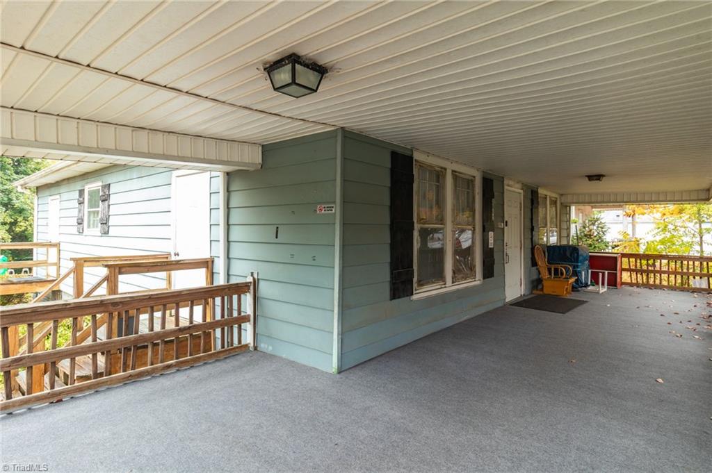 3842 Country Club Road Property Photo 6