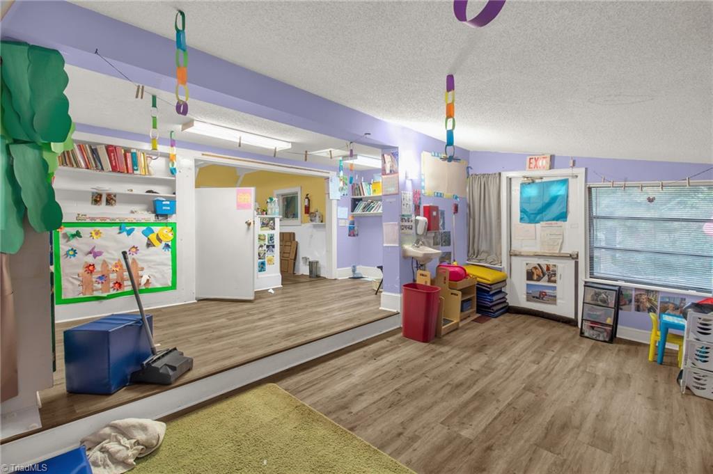 3842 Country Club Road Property Photo 7