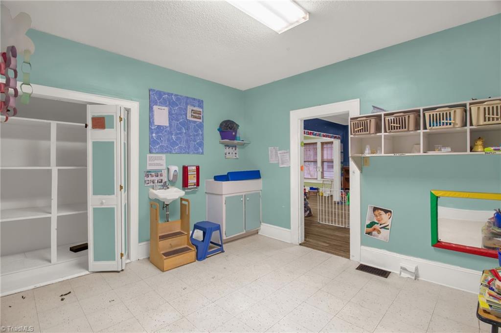 3842 Country Club Road Property Photo 24