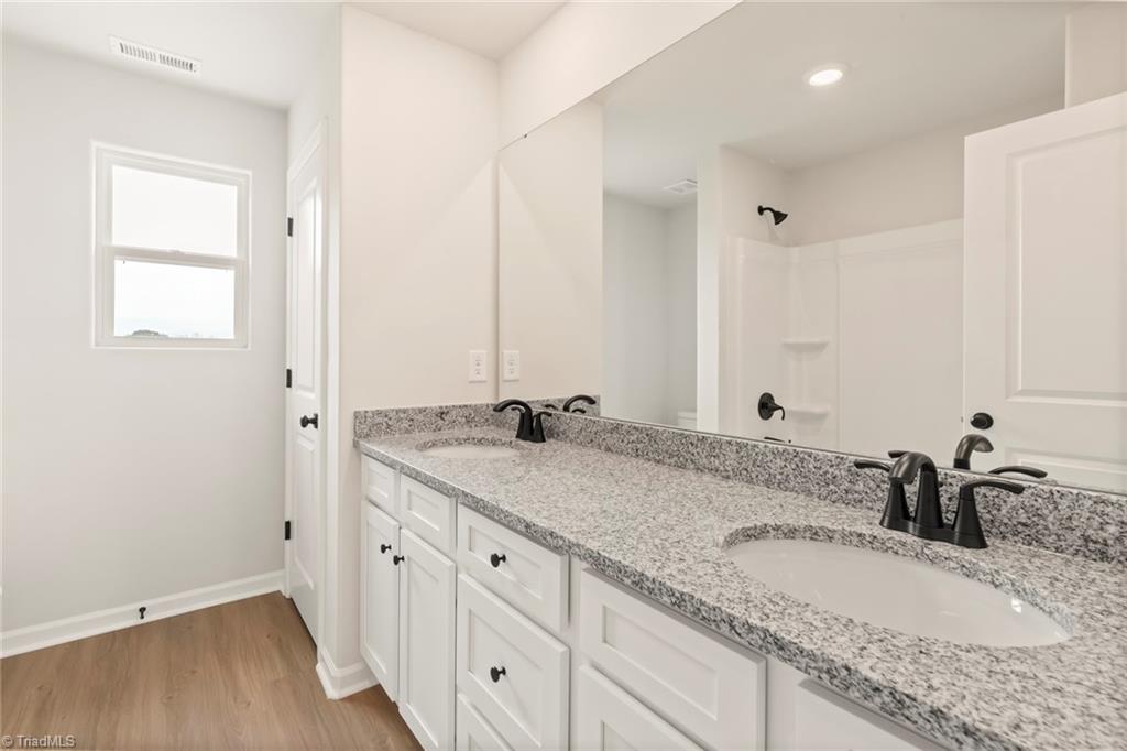260 Macintosh Drive Property Photo 24