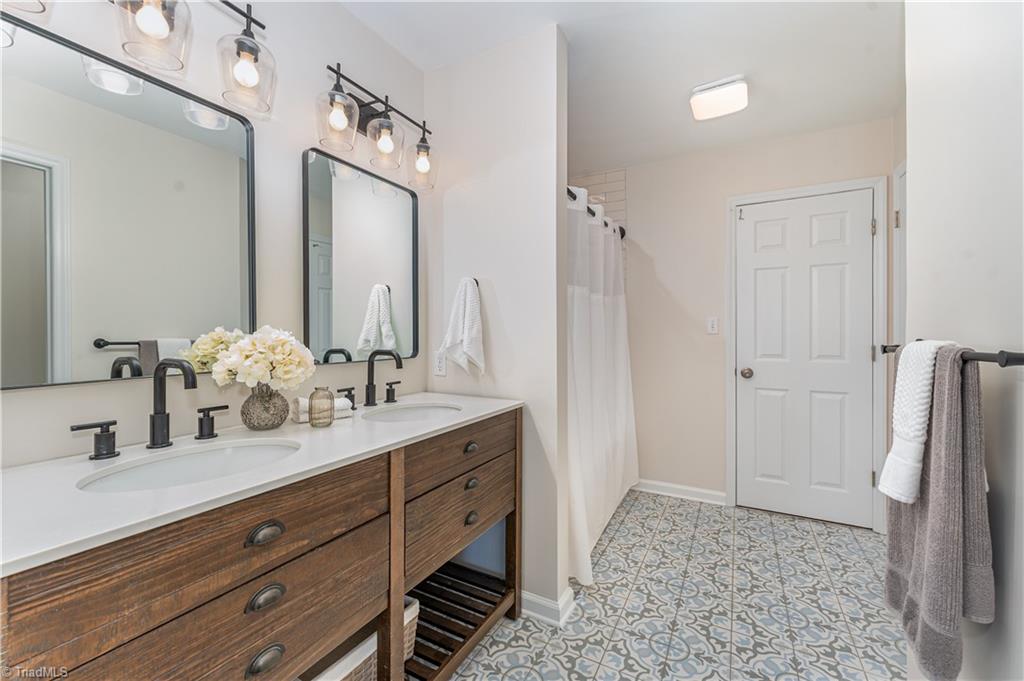 5 Ivy Brook Court Property Photo 14