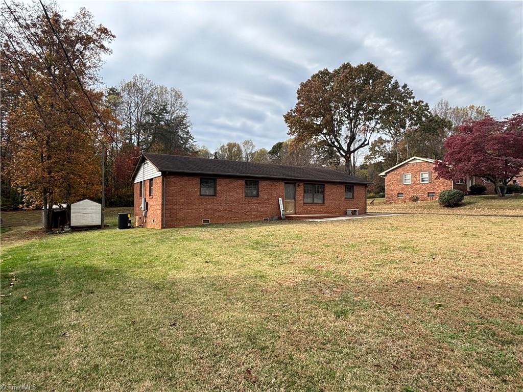 3598 Robindale Drive Property Photo 3