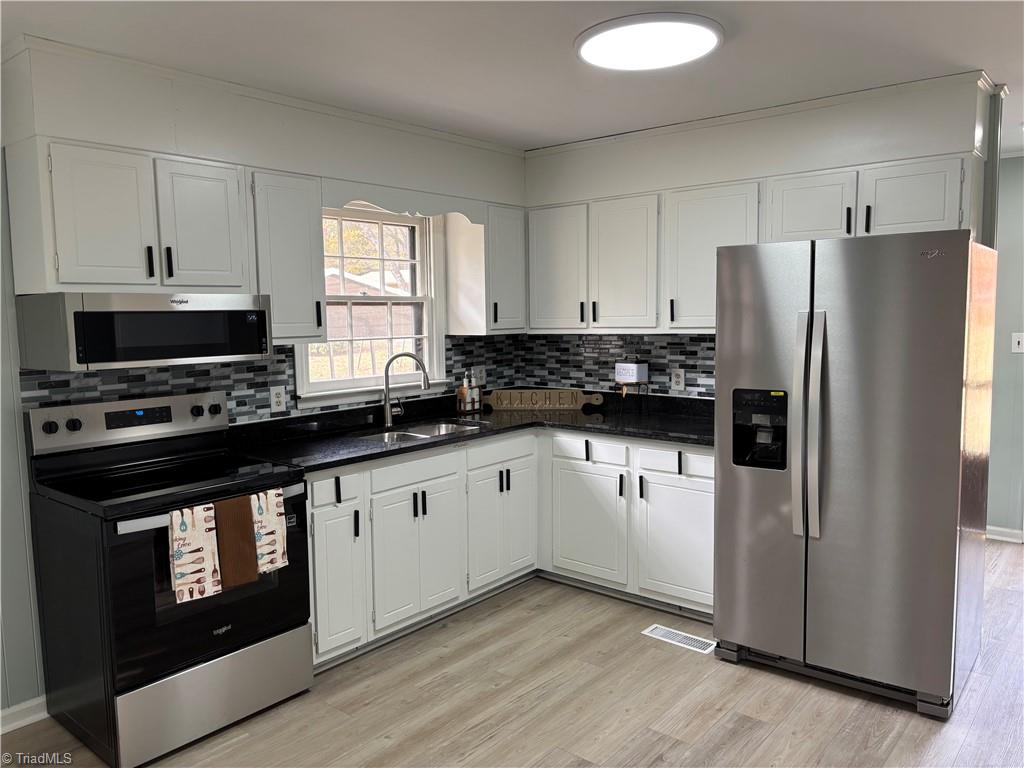 3598 Robindale Drive Property Photo 10