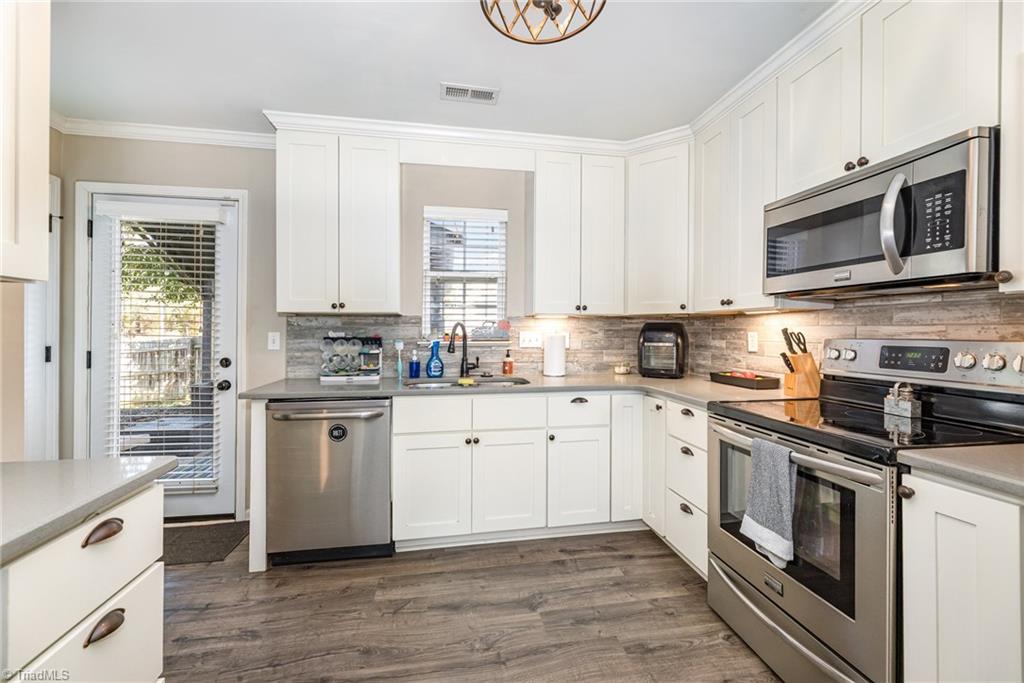 4303 River Bluff Terrace Property Photo 7