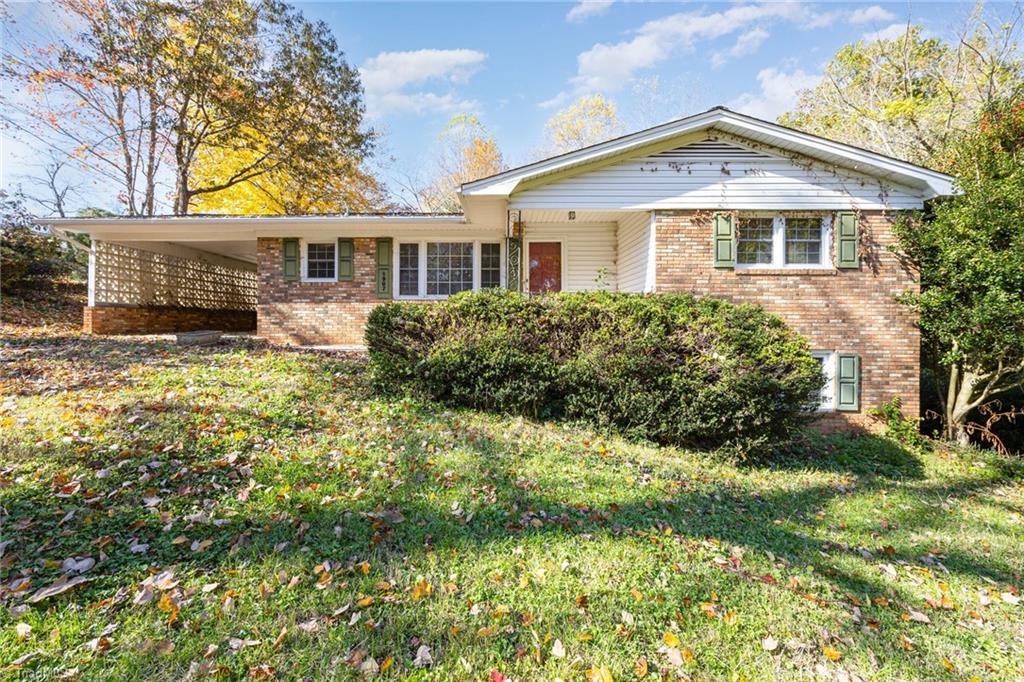 1907 Levance Street Property Photo 1