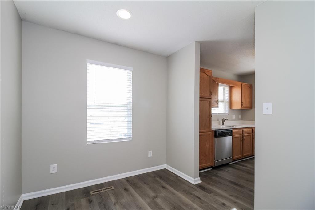 490 Mae Stone Drive Property Photo 4