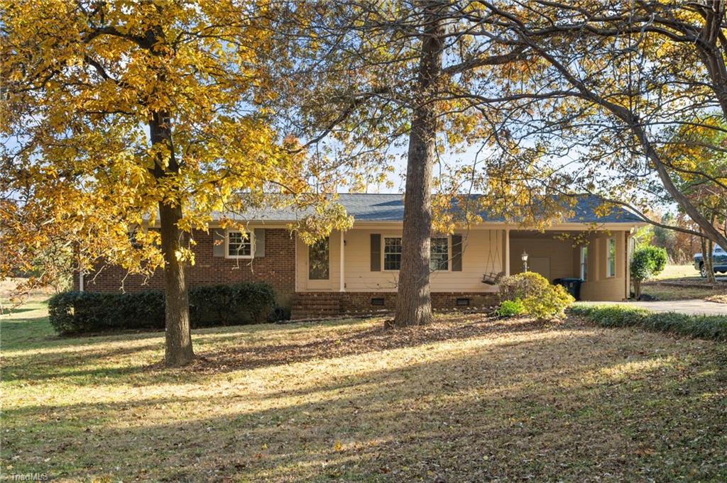 2702 Peace Haven Drive Property Photo 1