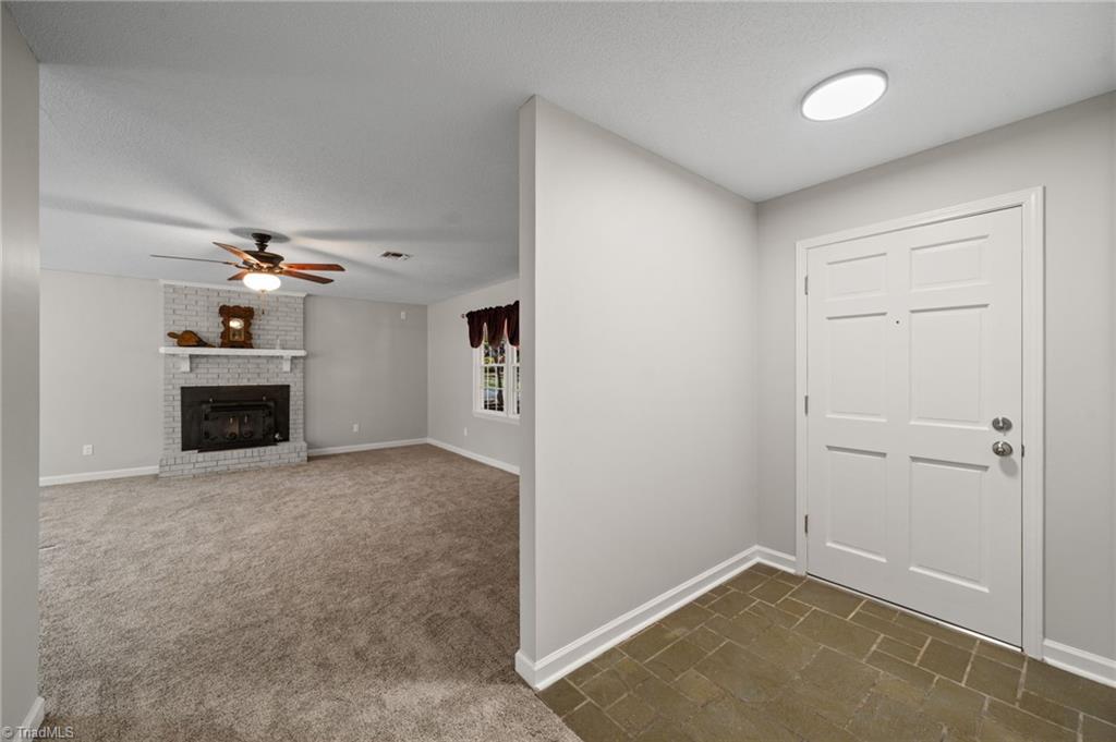 2702 Peace Haven Drive Property Photo 2