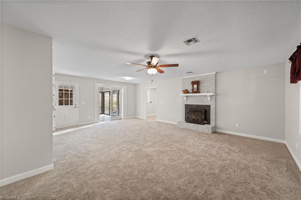 2702 Peace Haven Drive Property Photo 4