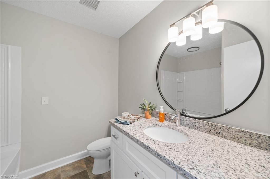 2702 Peace Haven Drive Property Photo 7