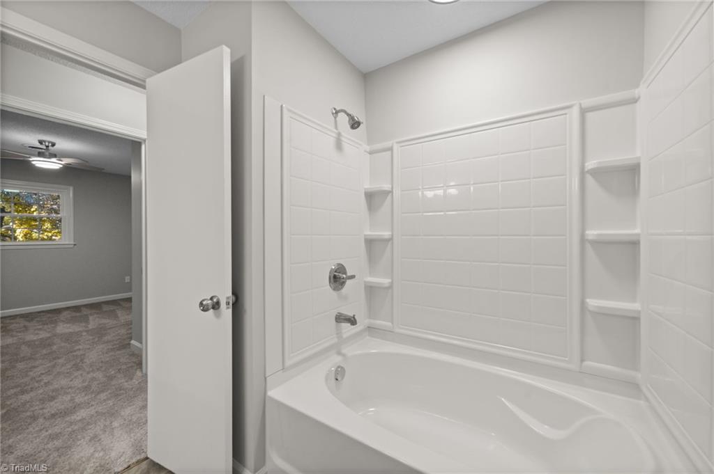 2702 Peace Haven Drive Property Photo 8