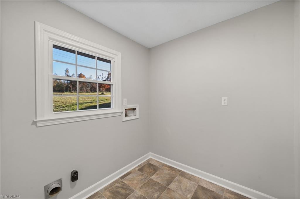 2702 Peace Haven Drive Property Photo 12