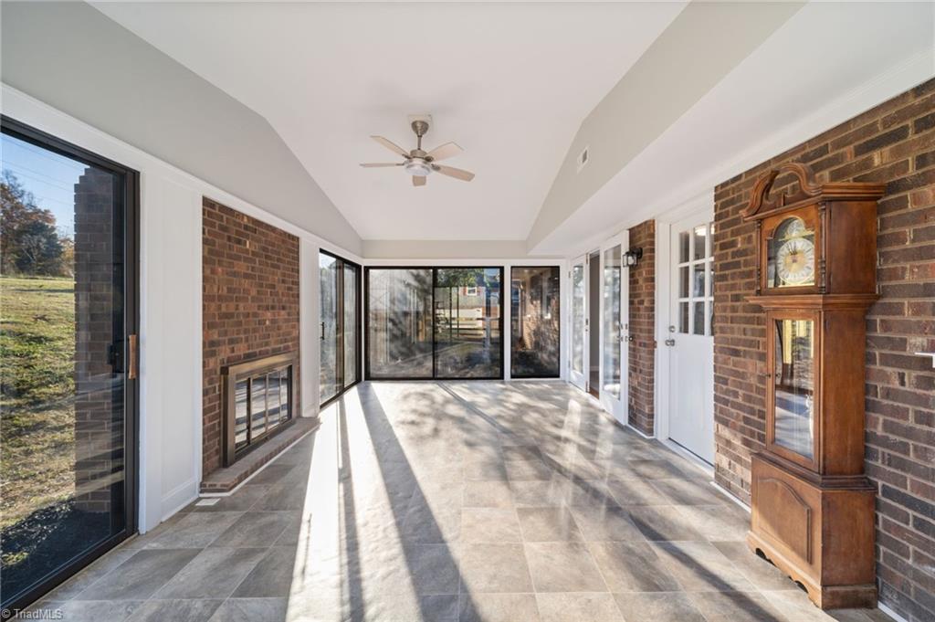 2702 Peace Haven Drive Property Photo 15