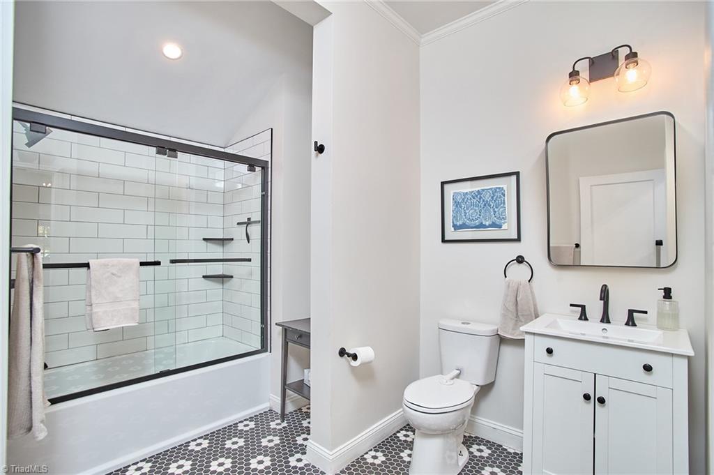 130 N Poplar Street Property Photo 26