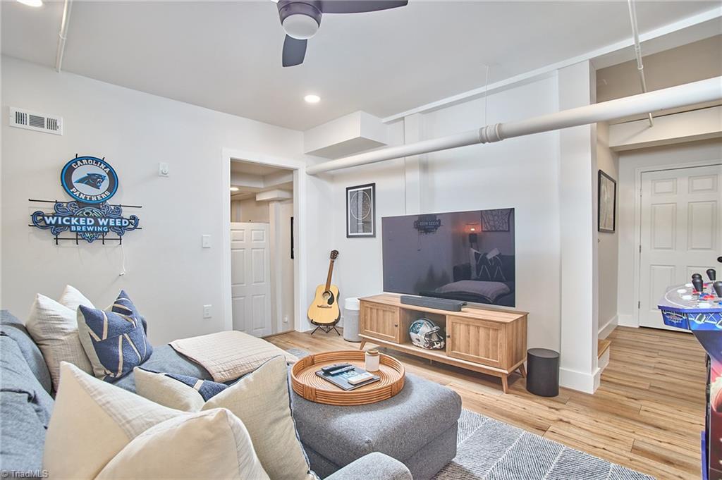 130 N Poplar Street Property Photo 28