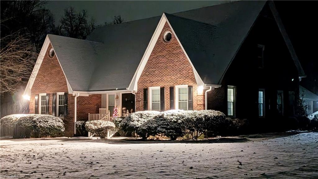 222 Shallowbrook Drive Property Photo 2