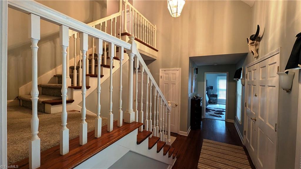 222 Shallowbrook Drive Property Photo 4