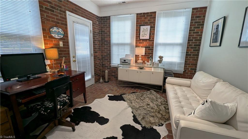 222 Shallowbrook Drive Property Photo 6